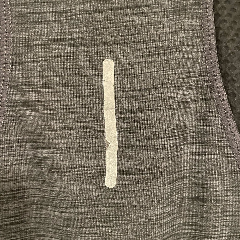 ❤️5/$20 Bundle Reebok athletic top - Picture 5 of 5
